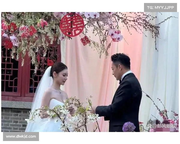 汪小菲与马筱梅婚后首度亲吻照曝光,夫妻俩深情互动,甜蜜画面秒杀网友 汪小菲与马筱梅婚后首度亲吻照曝光,夫妻俩深情互动,甜蜜画面秒杀网友